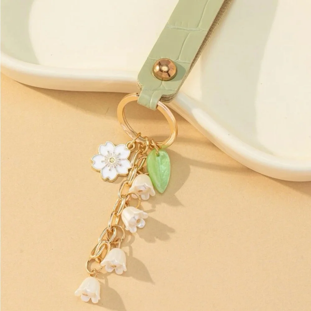 Flower Keychain - Picture 2 of 3